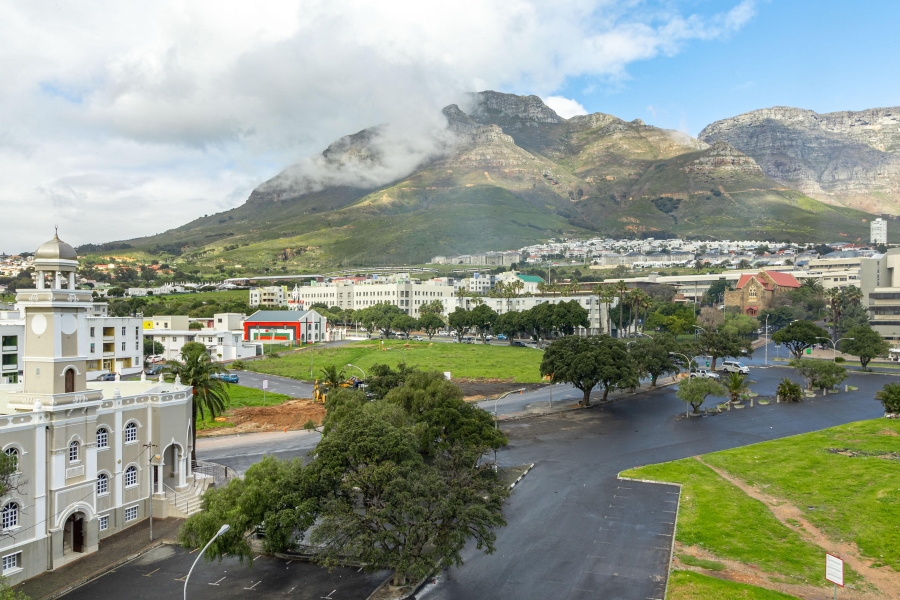 1 Bedroom Property for Sale in Zonnebloem Western Cape